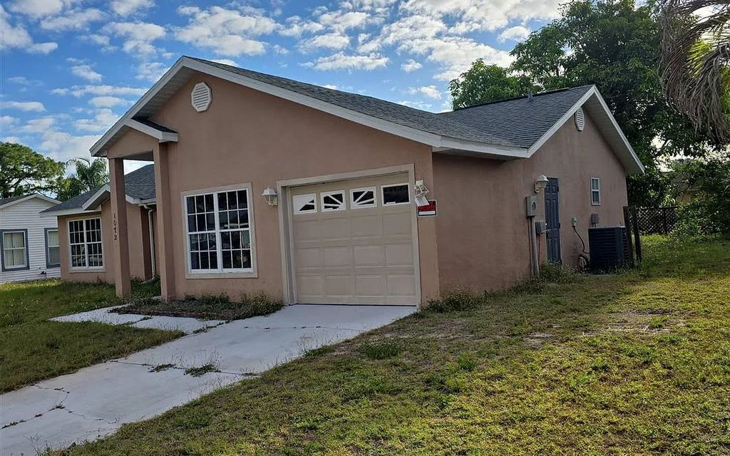Photo of 10721 Figtree Ct, Other, FL 33936 (MLS # 131531)
