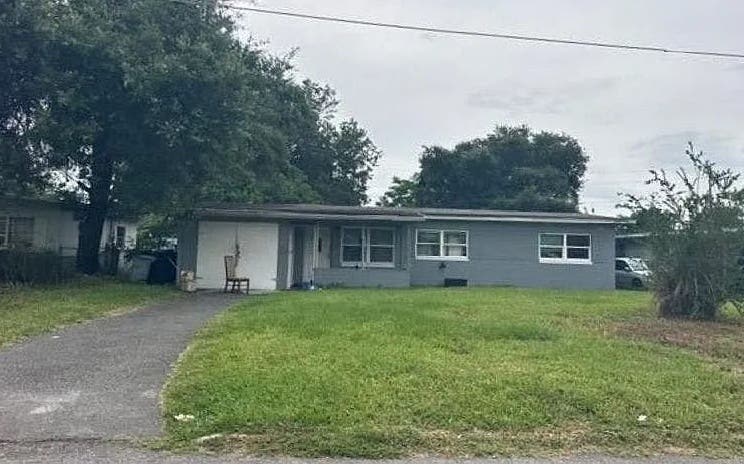 Photo of 113 W Wallace St, Other, FL 32809 (MLS # 131703)
