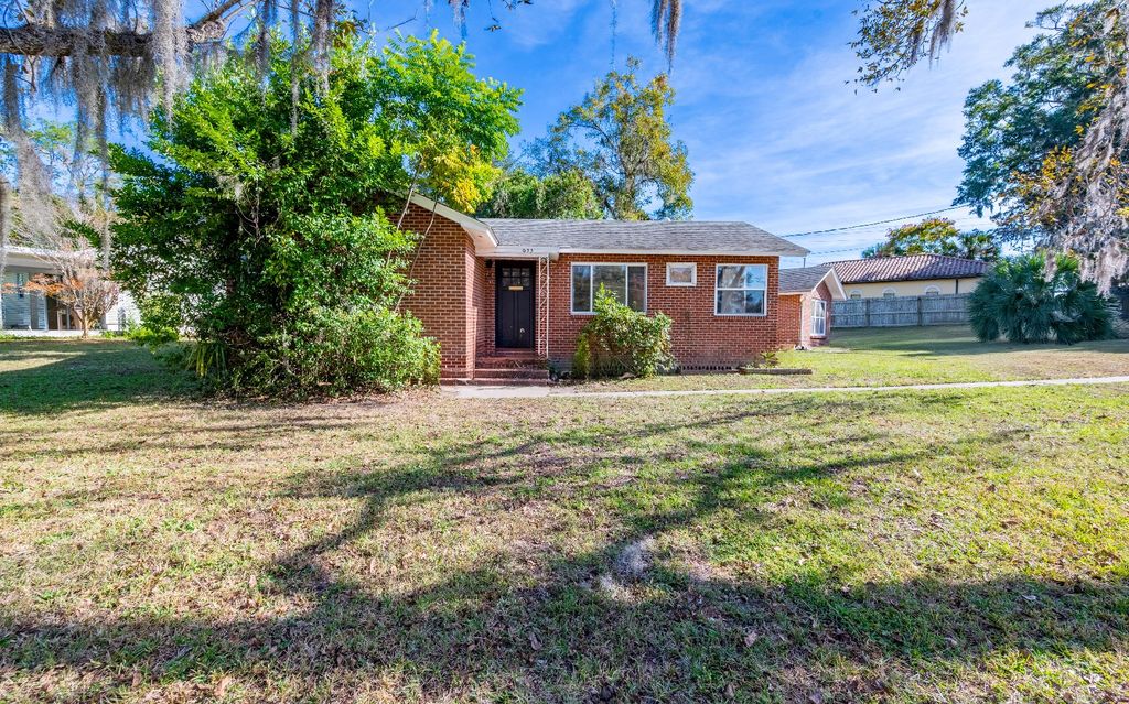 Photo of 633 NW Palm Drive, Lake City, FL 32055 (MLS # 129284)
