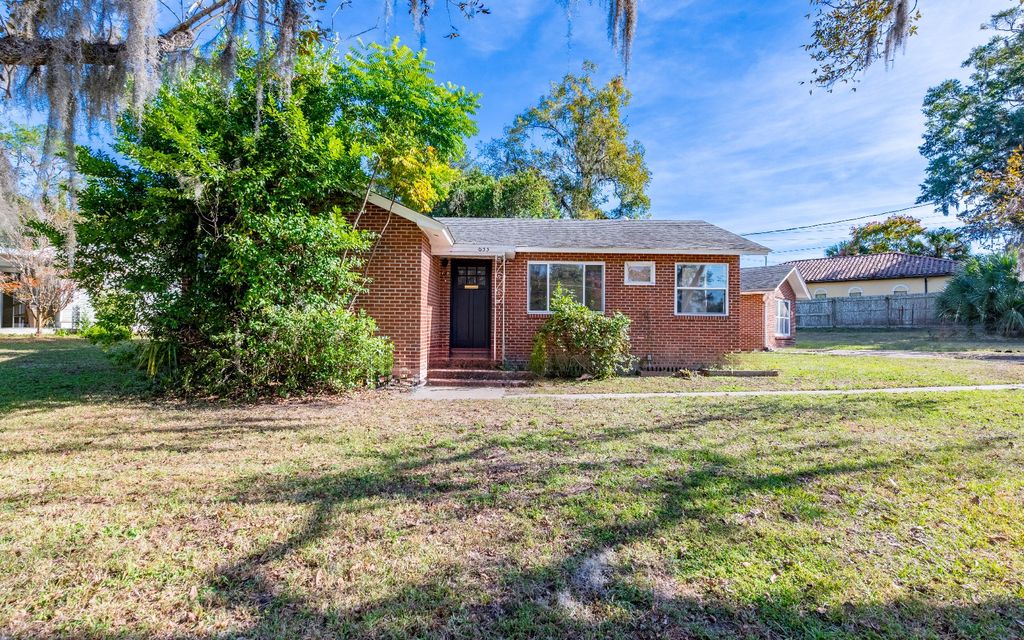 Photo of 633 NW Palm Drive, Lake City, FL 32055 (MLS # 129284)