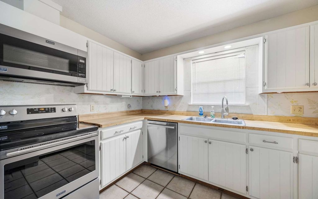 Photo of 8820 135th Road, Live Oak, FL 32060 (MLS # 129473)