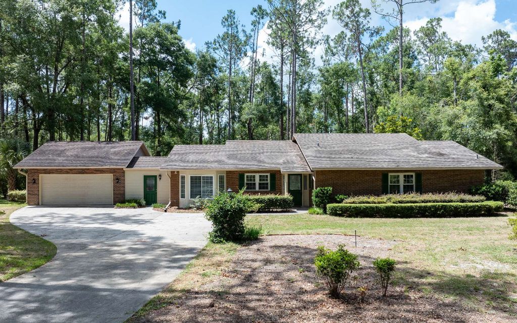 Photo of 23350 Meadow View Dr, Live Oak, FL 32064 (MLS # 123514)
