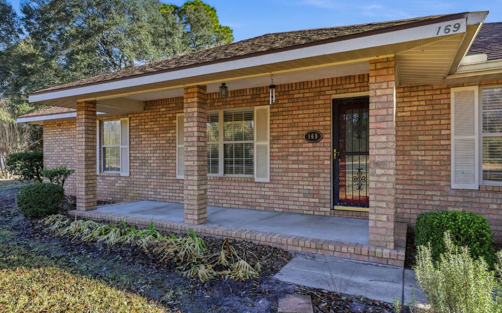 Photo of 169 SW Sarah Ct, Lake City, FL 32024 (MLS # 130278)