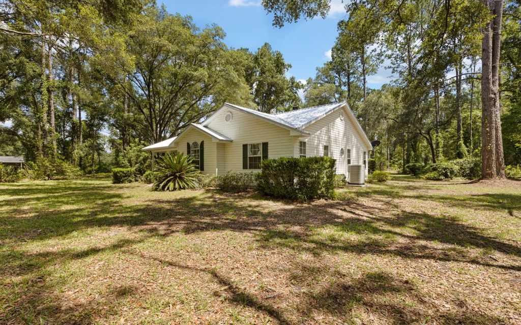 Photo of 11108 112th St, Live Oak, FL 32060 (MLS # 132015)
