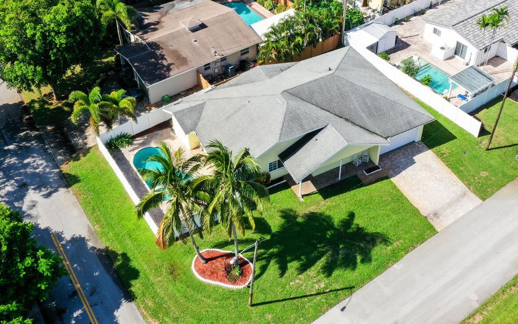 Photo of 4361 NE 13th Terrace, Other, FL 33334 (MLS # 128476)