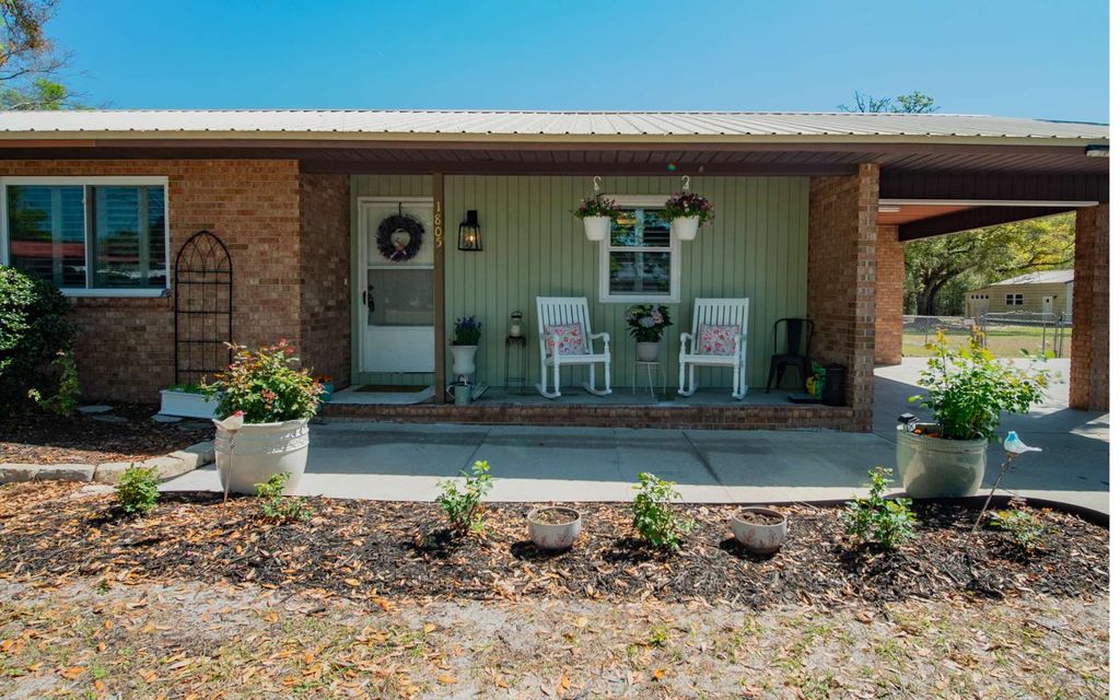 Photo of 1805 SW Cottage Ave, Live Oak, FL 32064 (MLS # 130761)