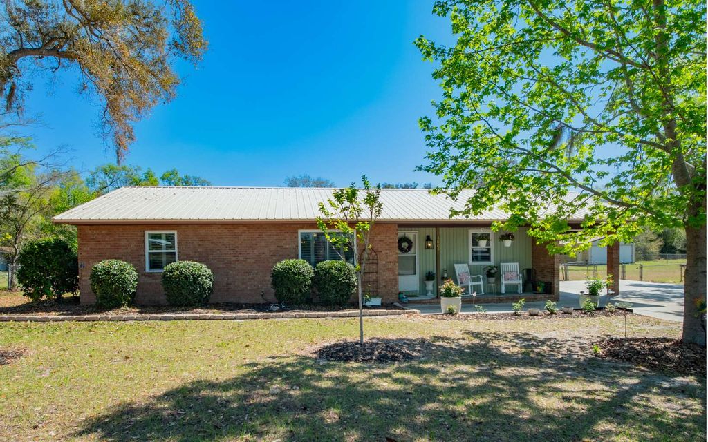 Photo of 1805 SW Cottage Ave, Live Oak, FL 32064 (MLS # 130761)