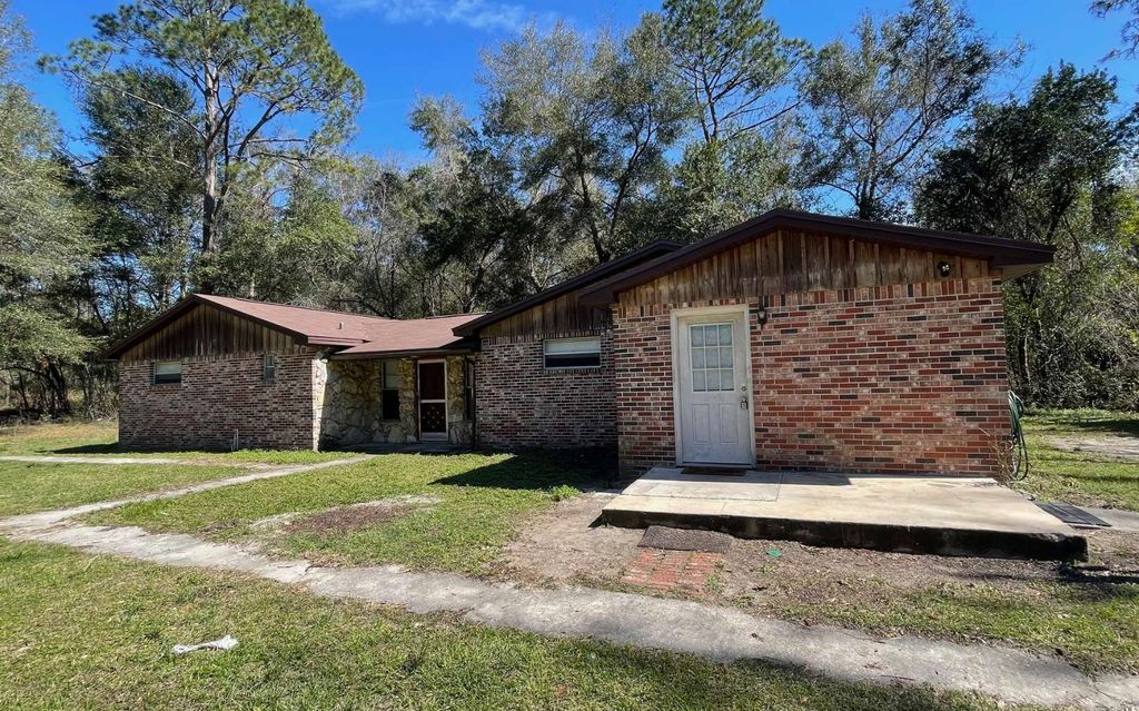 Photo of 209 SW Ziegler Terrace, Lake City, FL 32024 (MLS # 126150)
