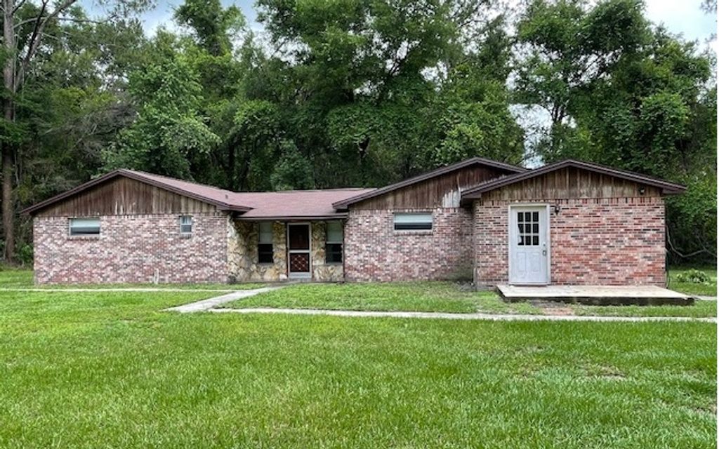 Photo of 209 SW Ziegler Terrace, Lake City, FL 32024 (MLS # 126150)
