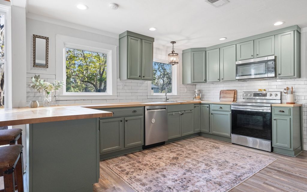 Photo of 1074 NE Gum Swamp Rd, Lake City, FL 32055 (MLS # 129450)