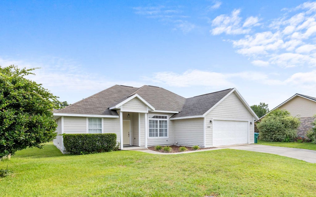 Photo of 1080 SW Jamestown Gln, Lake City, FL 32025 (MLS # 132466)