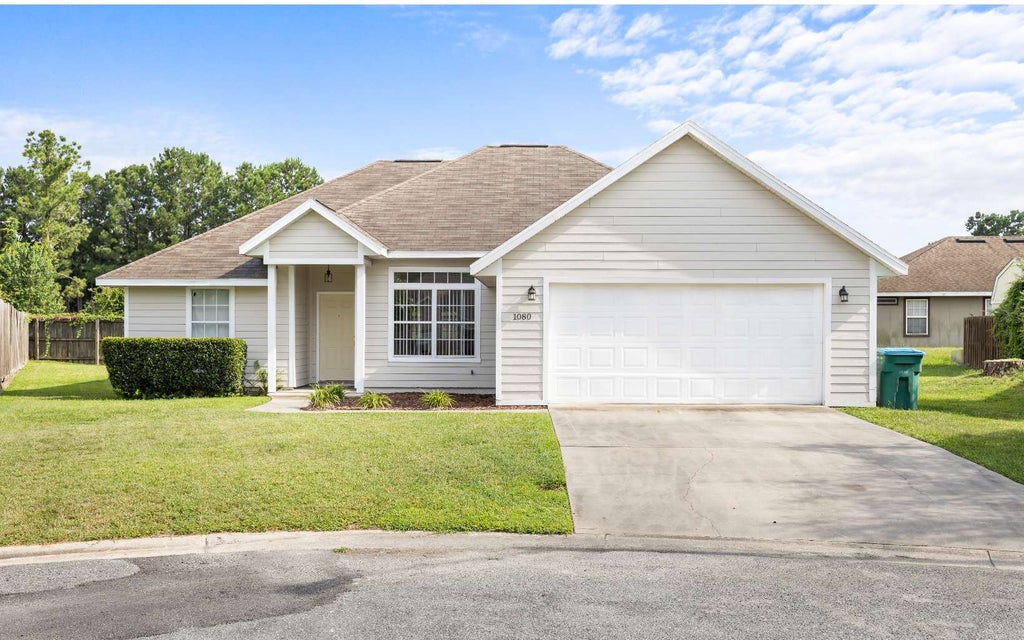 Photo of 1080 SW Jamestown Gln, Lake City, FL 32025 (MLS # 132466)