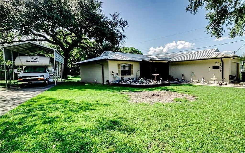 Photo of 1538 Country Ridge Dr, Other, FL 33801 (MLS # 131486)
