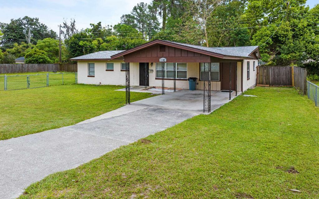 Photo of 1182 SE Baya Dr, Lake City, FL 32025 (MLS # 128270)