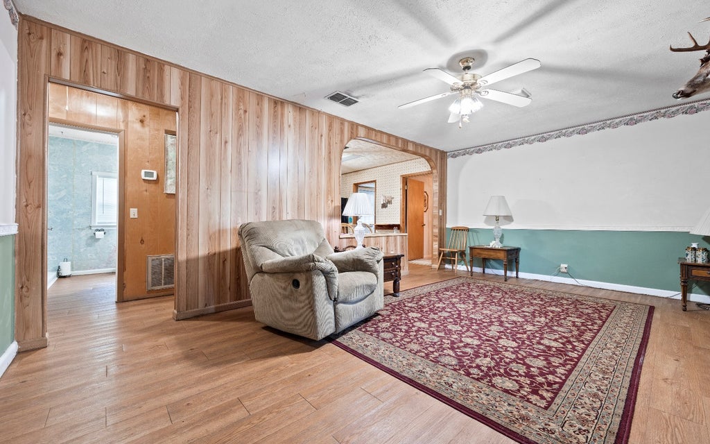 Photo of 112 NE Rowan Rd, Mayo, FL 32066 (MLS # 132003)