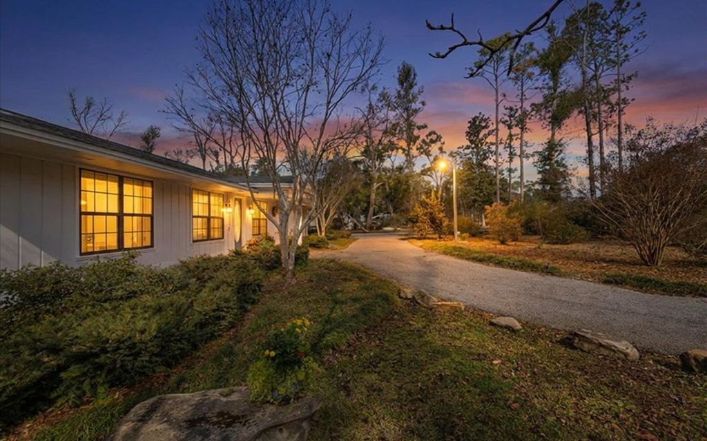 Photo of 10283 Riverwood Drive, Dowling Park, FL 32064 (MLS # 129357)