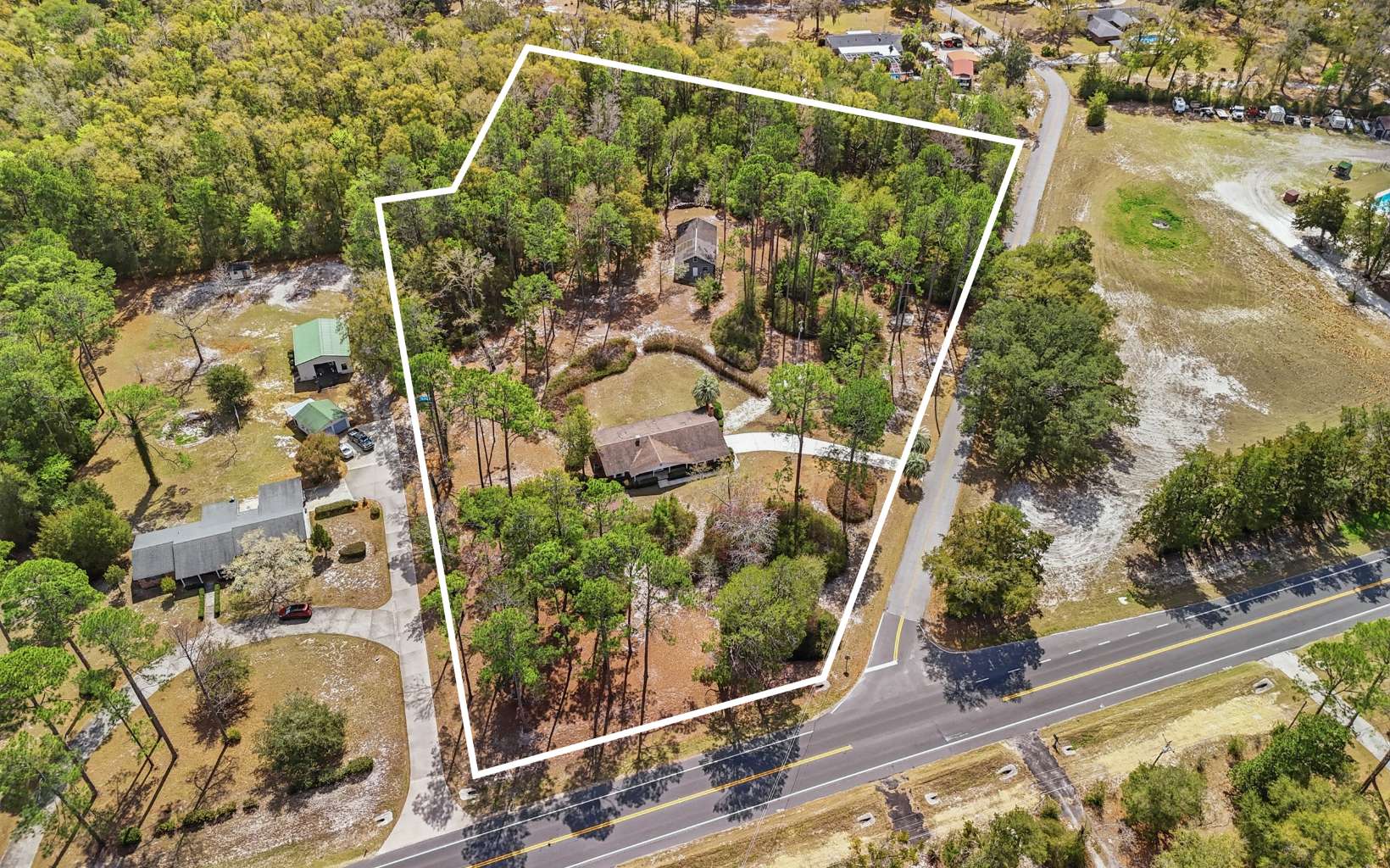 Photo 1 of 31 — 129 SW BENZ WAY, Lake City, FL 32024