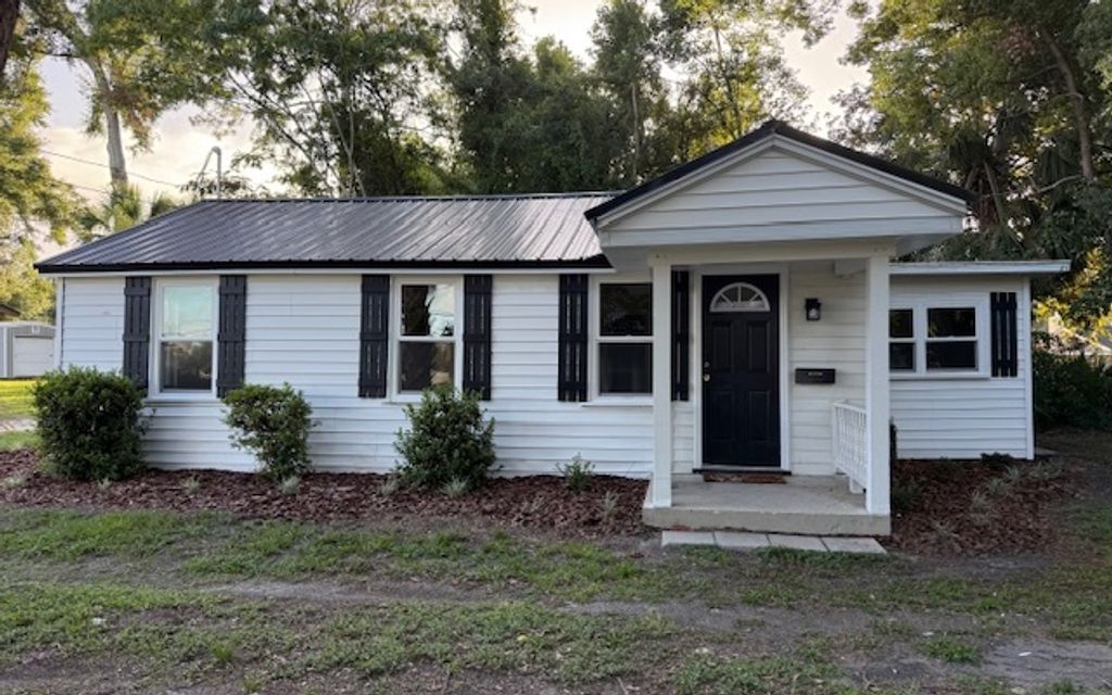 Photo of 614 SW Suwannee Avenue, Live Oak, FL 32064 (MLS # 127683)