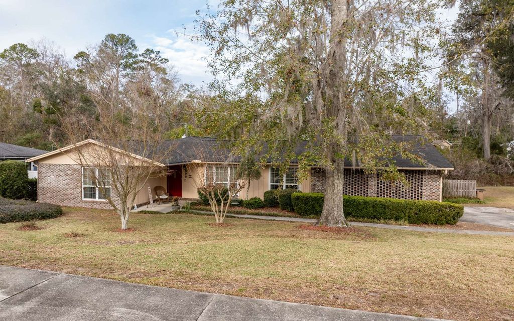 Photo of 898 SW Lake Montgomery Ave, Lake City, FL 32025 (MLS # 125868)