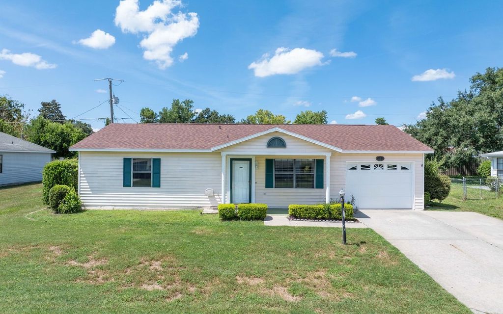 Photo of 201 SE Rosewood Circle, Lake City, FL 32025 (MLS # 128103)