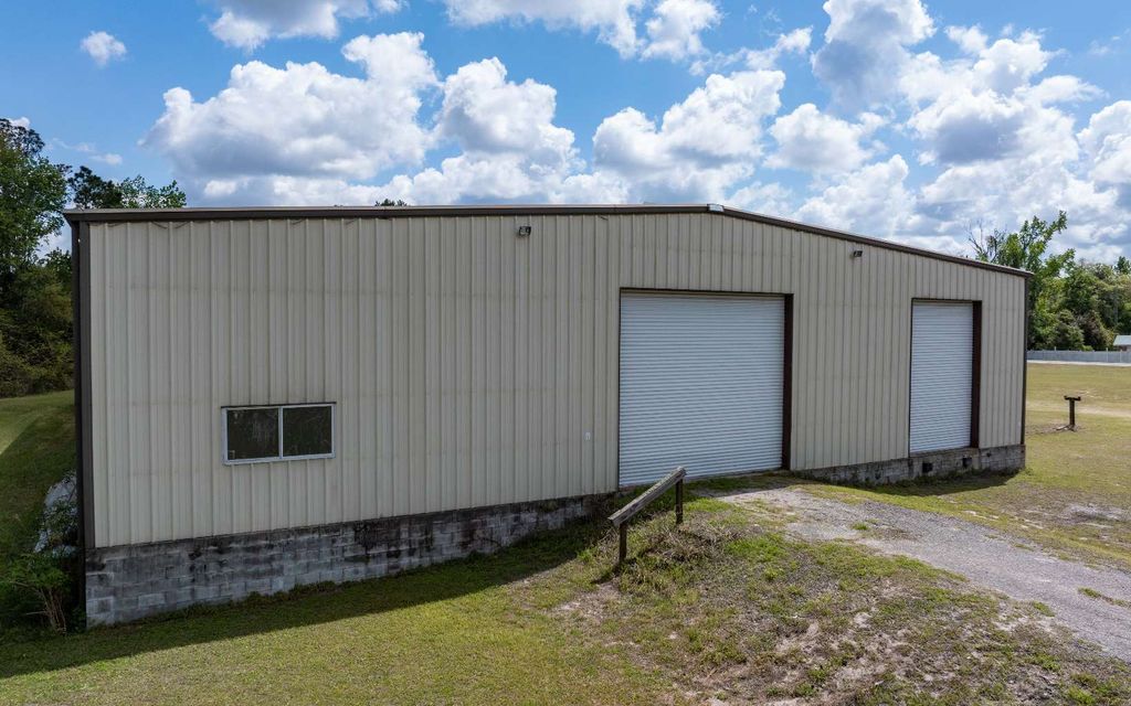 Photo of 6101 County Road 136, Live Oak, FL 32060 (MLS # 130828)