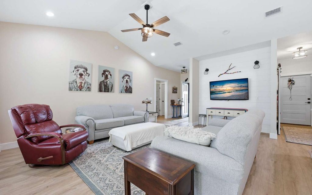 Photo of 123 NW November Court, Lake City, FL 32055 (MLS # 130916)