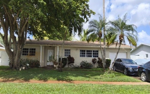 Photo of 2100 NW 105th Ter, Other, FL 33026 (MLS # 131702)