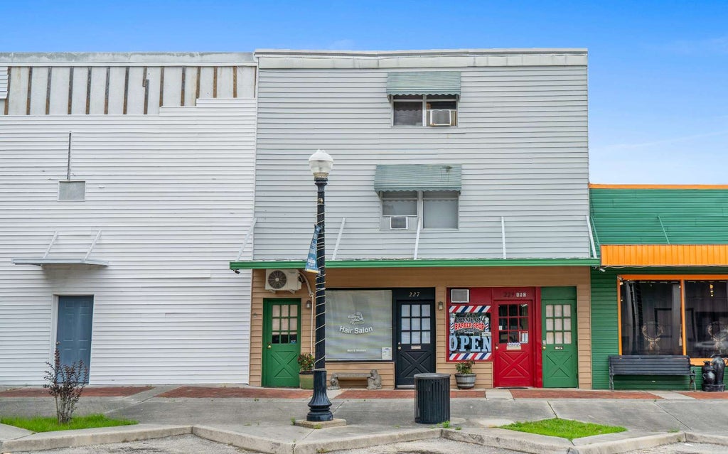 Photo of 227 SW Range Ave, Madison, FL 32340 (MLS # 131722)
