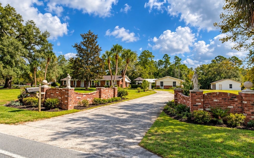Photo of 731 SW Sabre Avenue, Lake City, FL 32024 (MLS # 133529)
