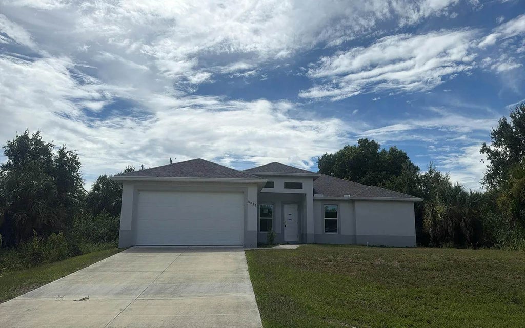 Photo of 6037 Lacota Ave, Other, FL 33905 (MLS # 133243)