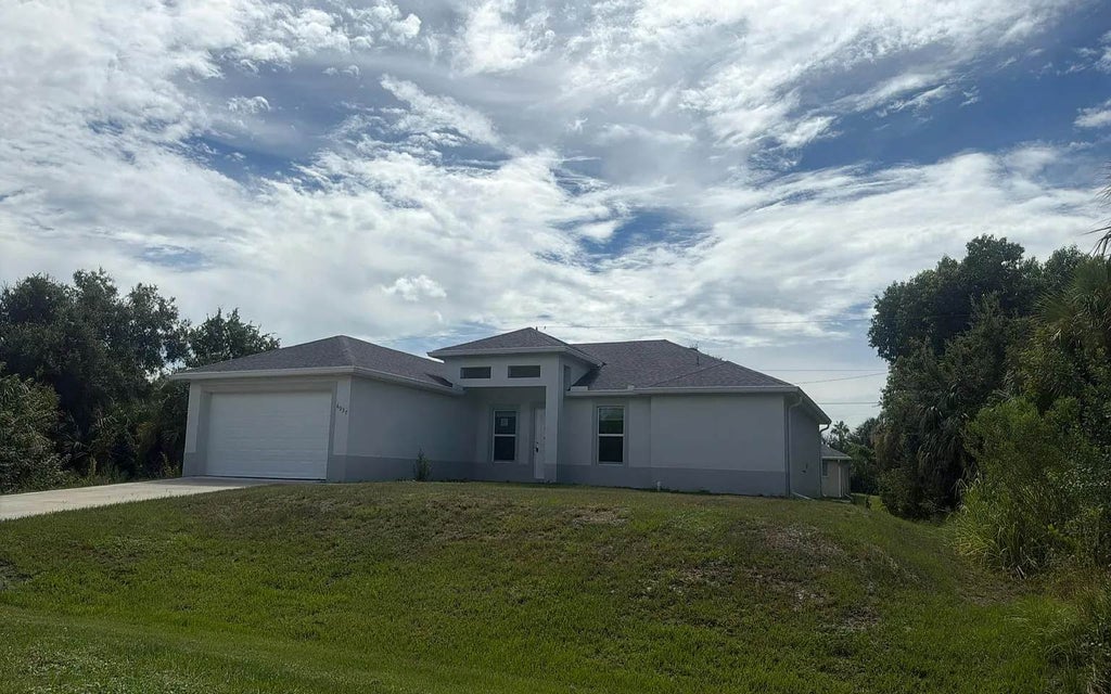 Photo of 6037 Lacota Ave, Other, FL 33905 (MLS # 133243)