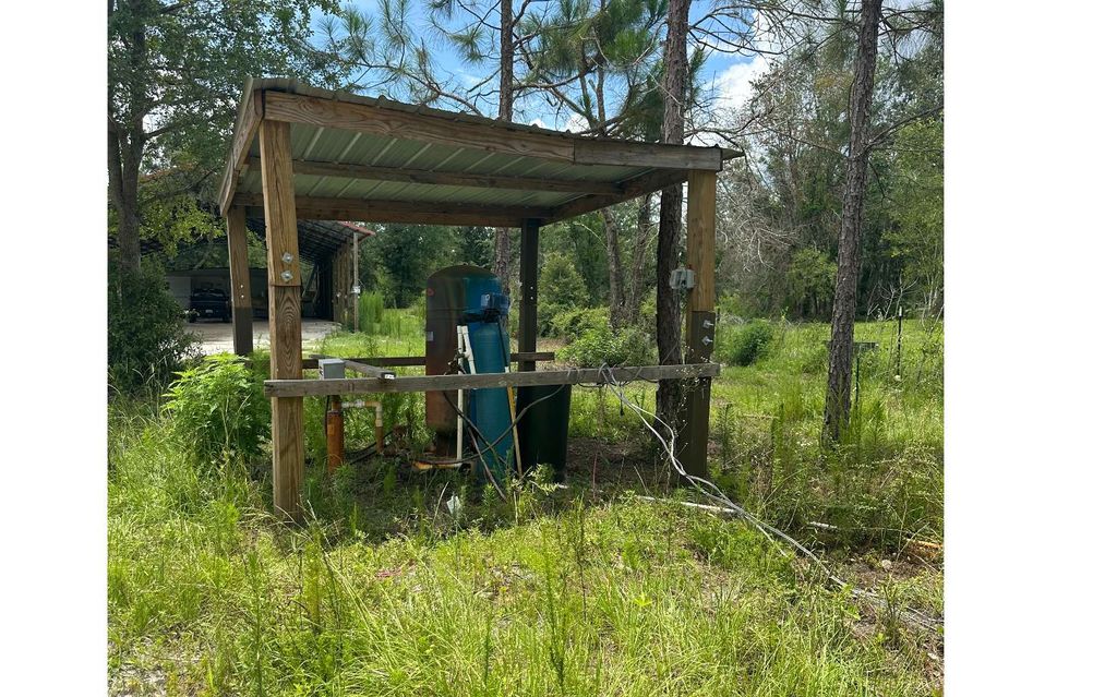 Photo of 428 SE Midway Estates St, Lee, FL 32059 (MLS # 127617)