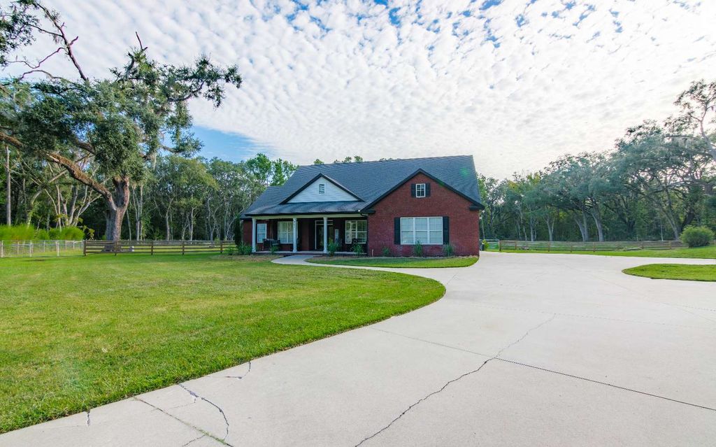 Photo of 767 NW Bridgewater Ter, Lake City, FL 32055 (MLS # 127272)