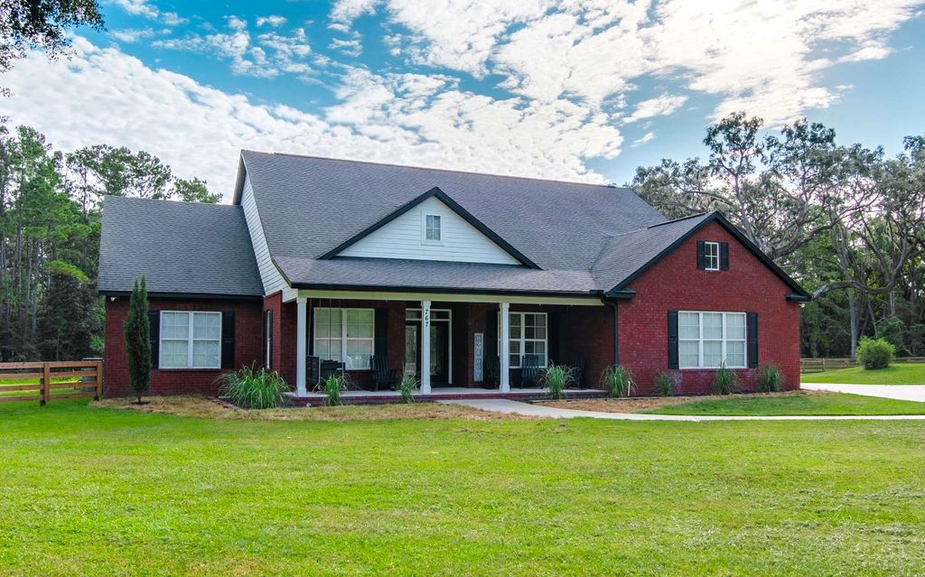 Photo of 767 NW Bridgewater Ter, Lake City, FL 32055 (MLS # 127272)