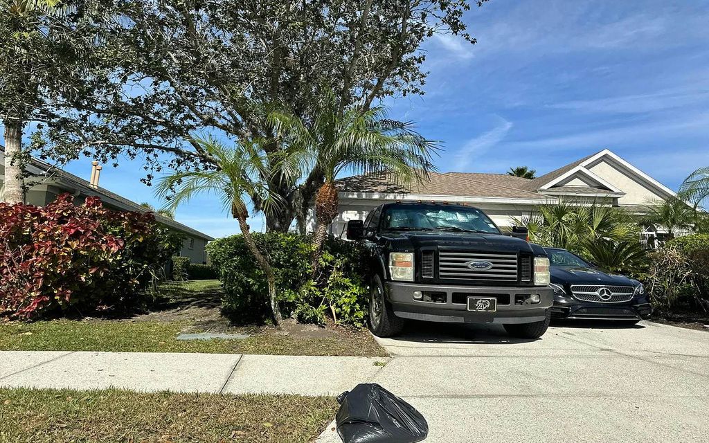 Photo of 8115 Planters Knoll Ter, Other, FL 34201 (MLS # 128865)