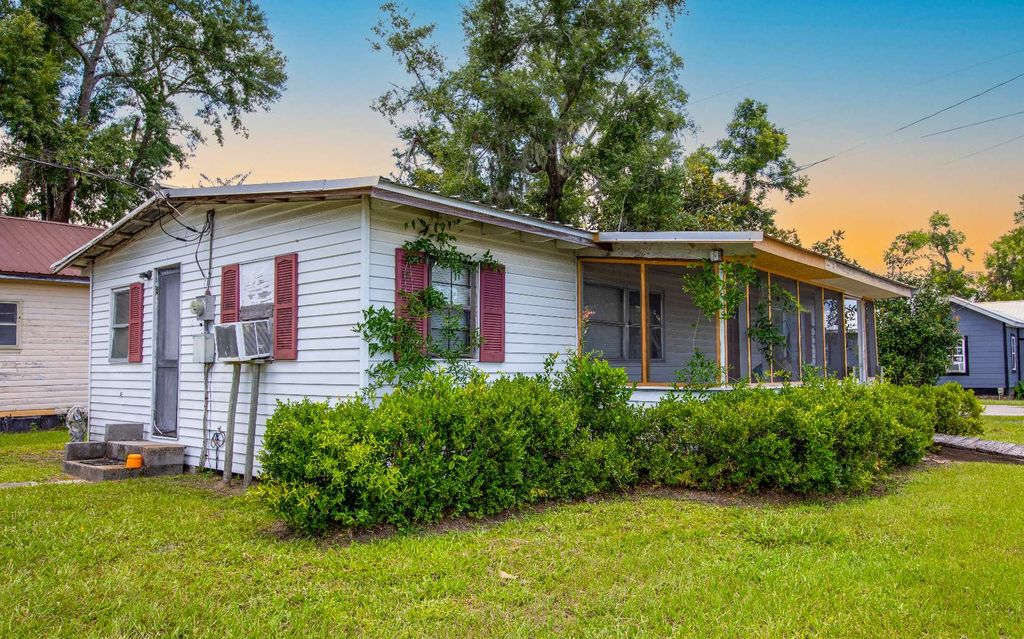 Photo of 205 SW Millinor Street, Madison, FL 32340 (MLS # 127896)