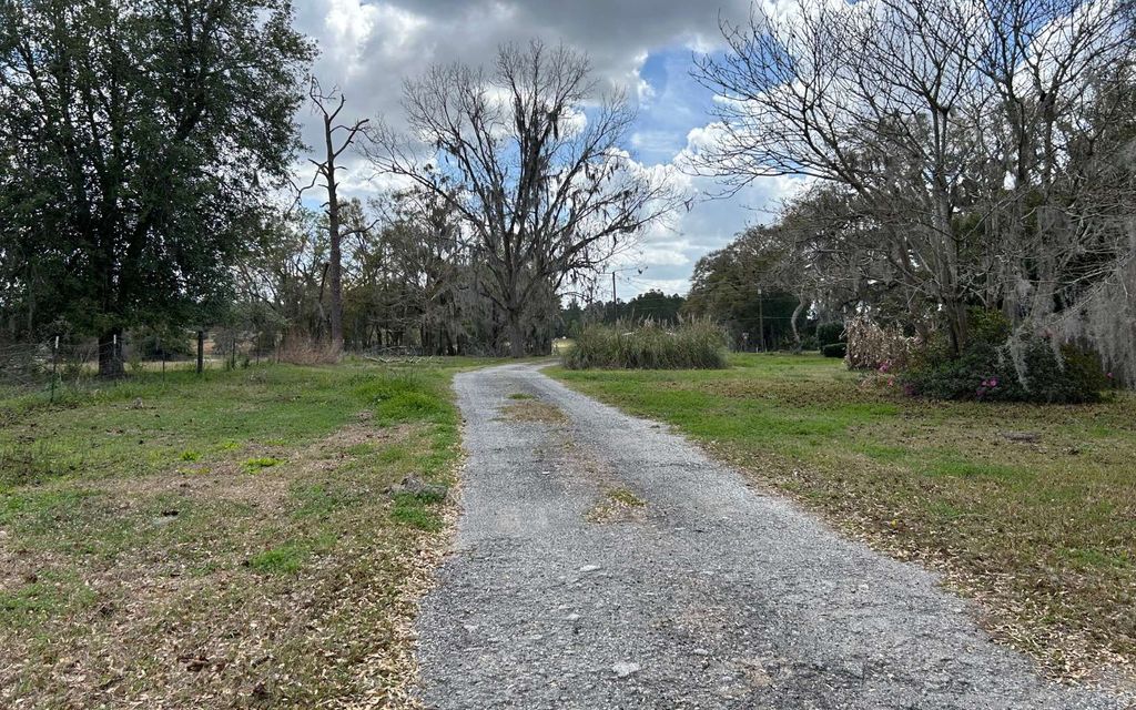 Photo of 13925 NW US-441, Alachua, FL 32615 (MLS # 126229)