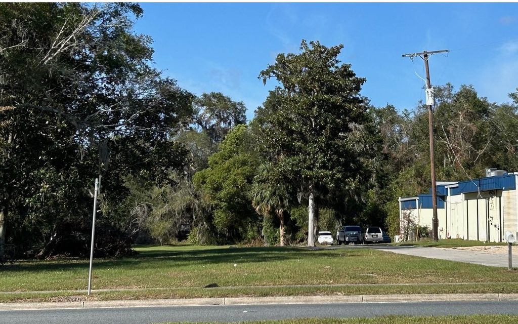 Photo of 846 SW Main Boulevard, Lake City, FL 32025 (MLS # 125130)