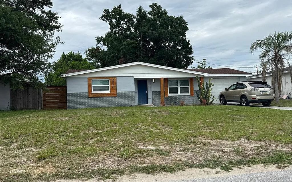 Photo of 2332 Chancery Dr, Other, FL 34690 (MLS # 132013)