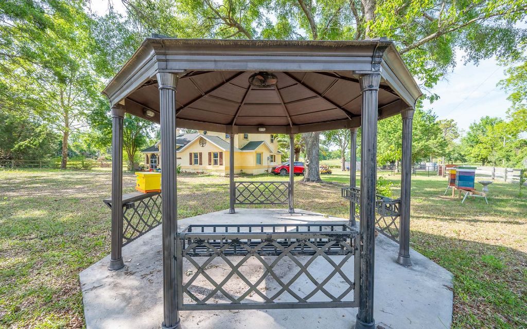 Photo of 2100 SW Haltiwanger Rd, Lake City, FL 32024 (MLS # 126889)