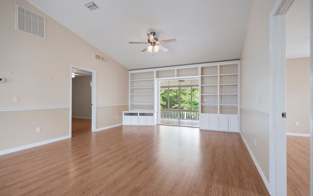 Photo of 585 SE Rosewood Cir, Lake City, FL 32025 (MLS # 130541)