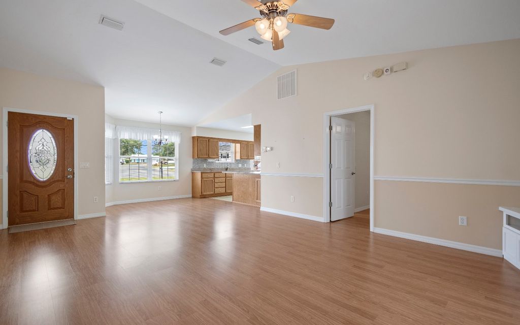 Photo of 585 SE Rosewood Cir, Lake City, FL 32025 (MLS # 130541)