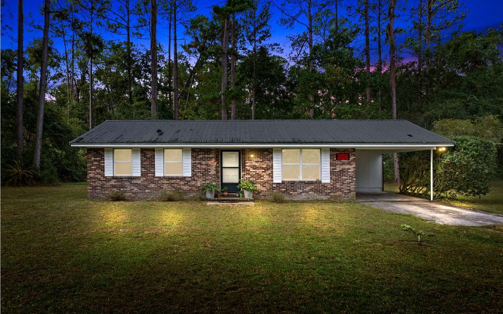 Photo of 206 SE Doug Moore Dr, Lake City, FL 32025 (MLS # 128829)