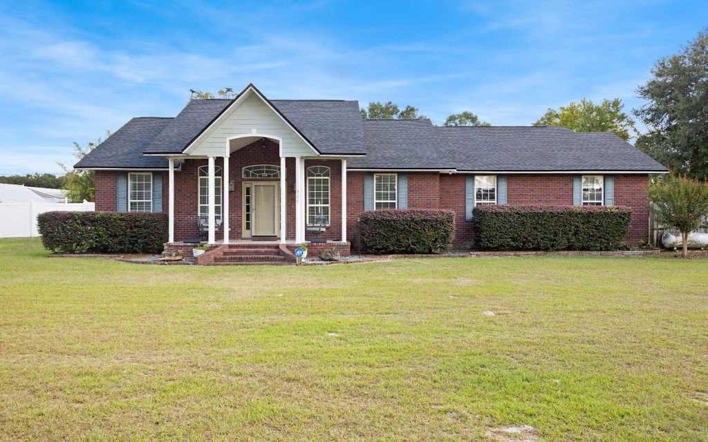 Photo of 208 SW Freeman Gln, Lake City, FL 32024 (MLS # 128664)