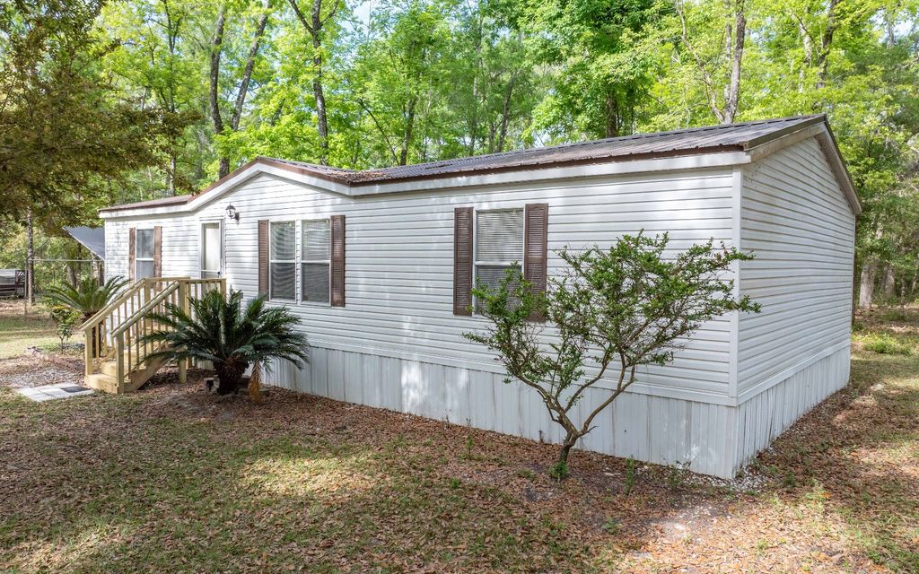 Photo of 984 NE 765th St, Old Town, FL 32680 (MLS # 131047)