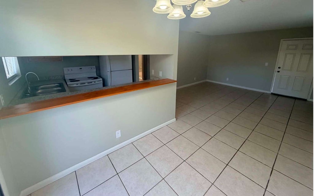 Photo of 3860 NW Huntsboro Apt 101 ST, Lake City, FL 32055 (MLS # 133111)