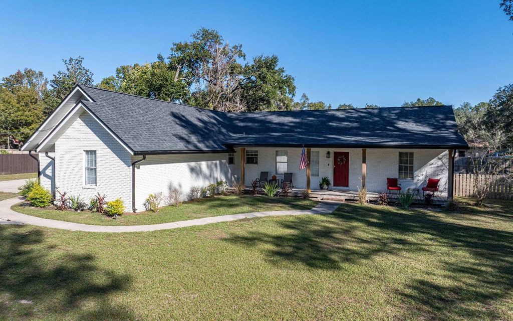 Photo of 127 NW Compton Ct, Lake City, FL 32055 (MLS # 129157)