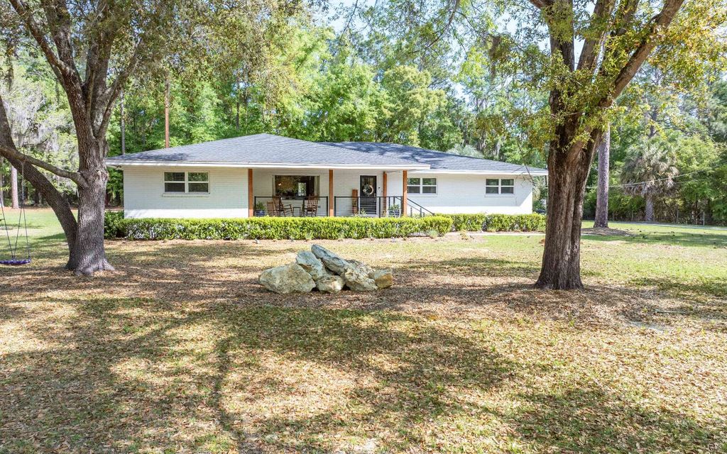 Photo of 549 NW Amanda St, Lake City, FL 32055 (MLS # 130891)