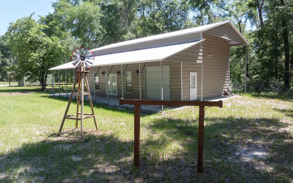 Photo of 4874 NW Poe Trl, Jasper, FL 32052 (MLS # 130327)