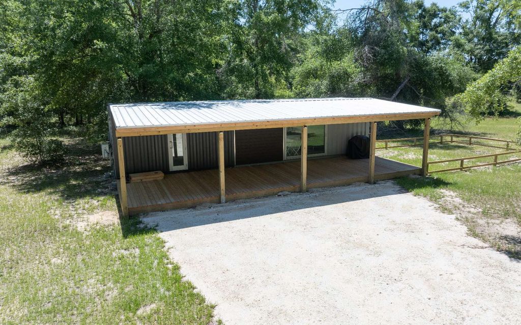 Photo of 4874 NW Poe Trl, Jasper, FL 32052 (MLS # 130327)